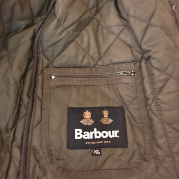 Barbour Heritage Liddesdale Quilted Jacket - Men's - Picture 5 of 9